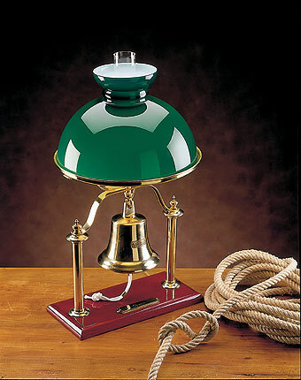 Lampada da tavolo con base in legno modello Queen