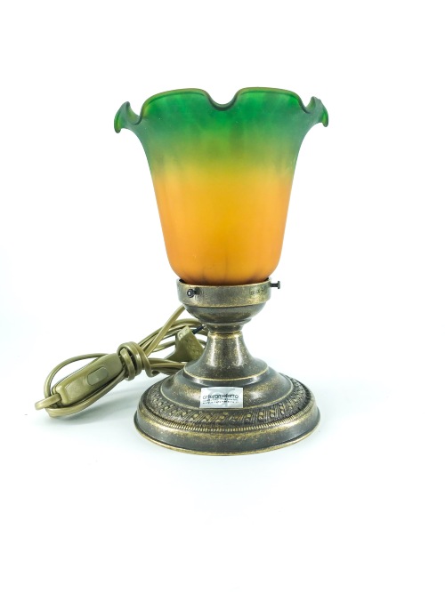 lampada-da-tavolo-ottone-con-vetro-ambra-verde.jpg