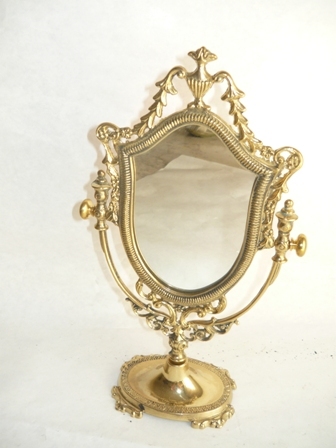 Complementi d'Arredo, Specchio a mano in ottone lucido stile barocco