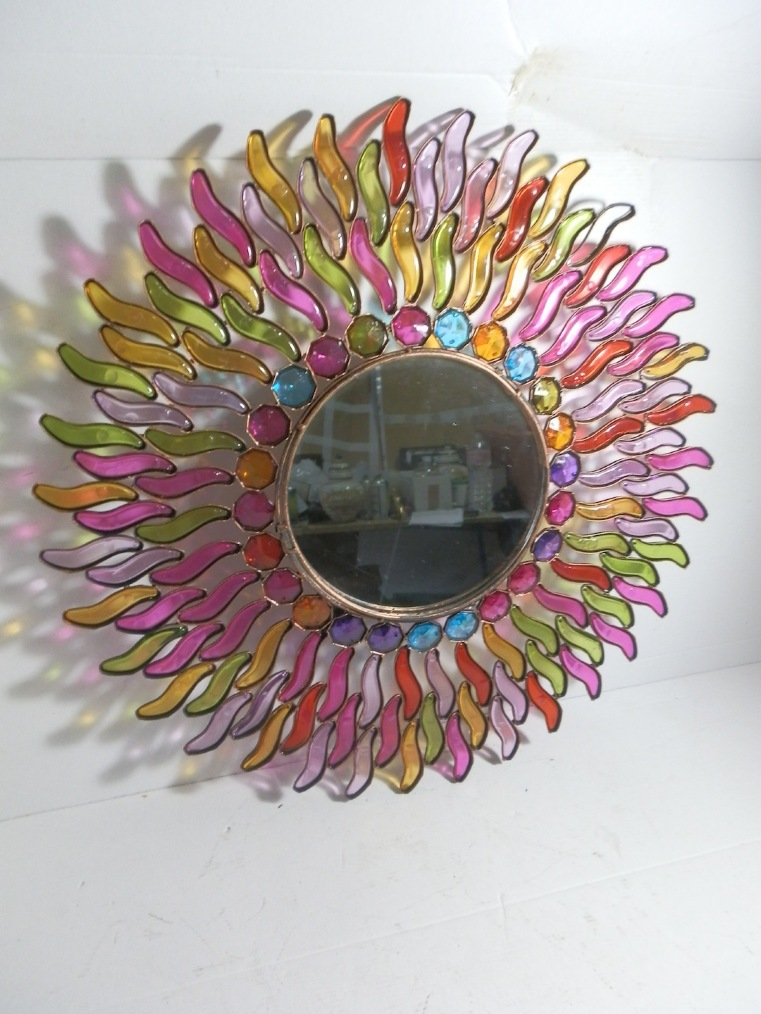 Specchio country-chic da parete con inserti colorati