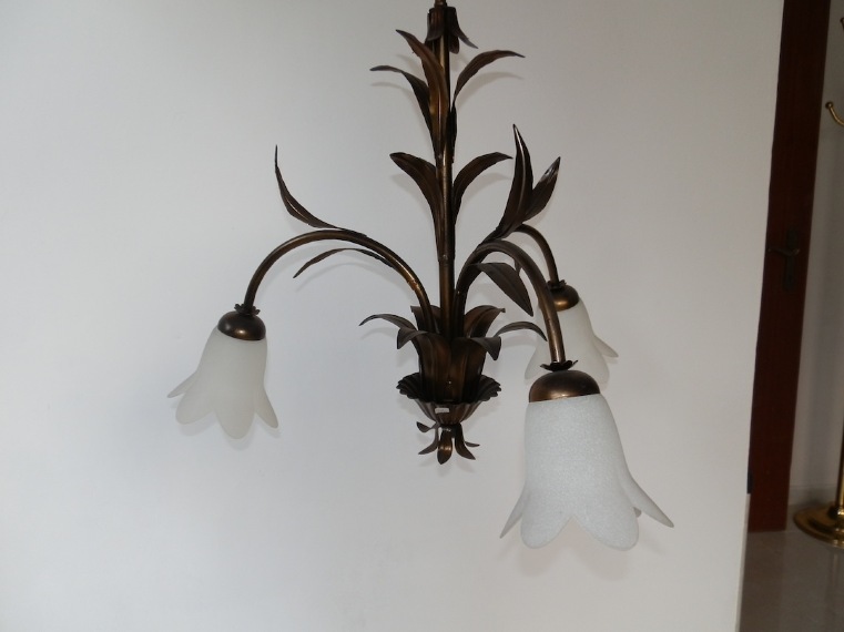 Lampadario 3 luci in ferro decorato con foglie