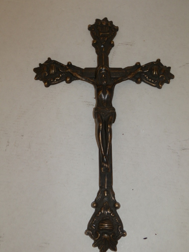 Crocifisso in ottone brunito da parete barocco