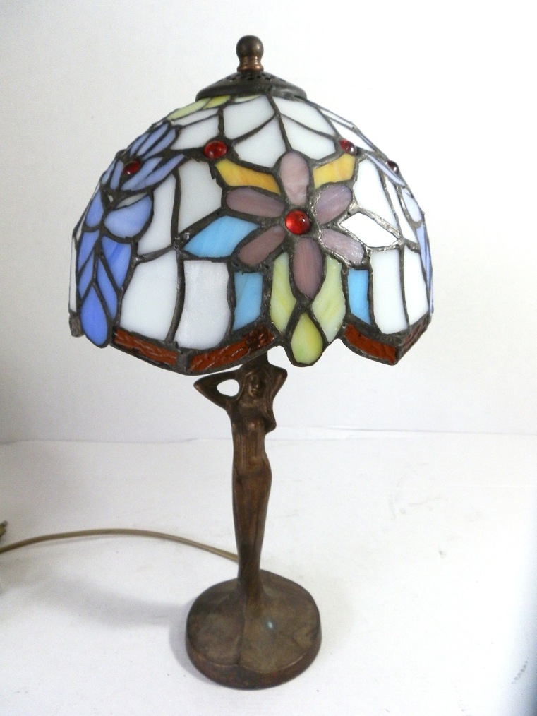 Lampada da tavolo in ottone abat-jour con vetro Tiffany