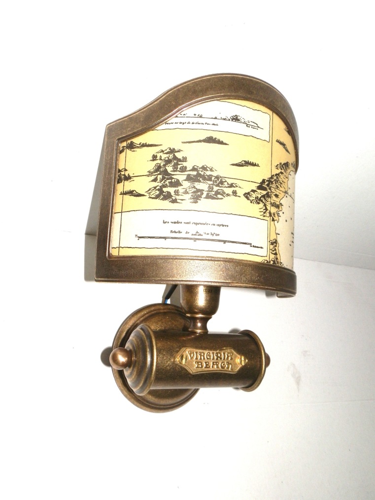 Applique lampada a parete in ottone con pergamena Mappamondo Atlante Alviero