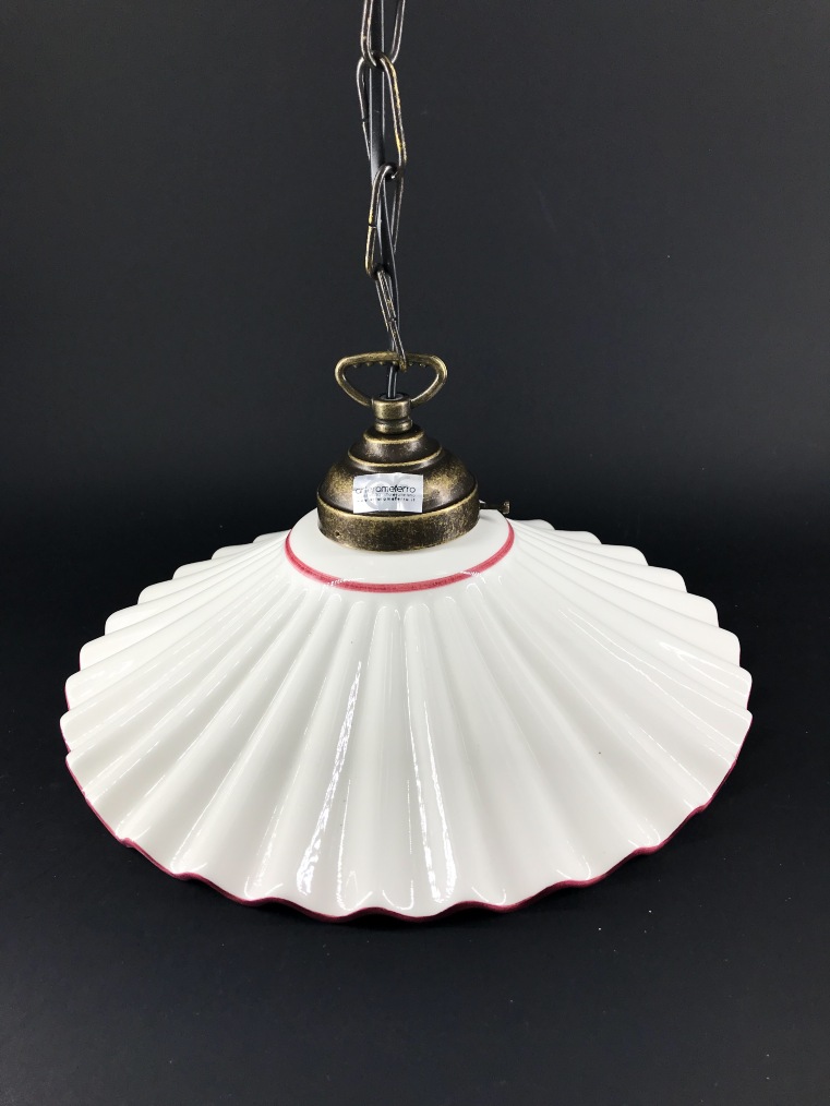 Lampadario sospeso in ottone con catena e piatto ceramica rosa 30 cm