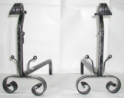 Alari in ferro battuto modello cartoccio 45 cm
