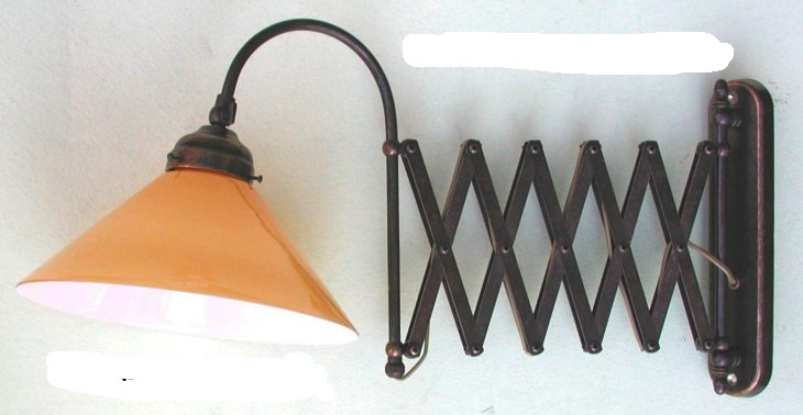 Lampada in ottone con braccio allungabile e vetro a scelta
