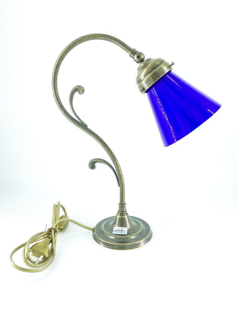 Lampada da tavolo doppio riccio ottone con vetro blu