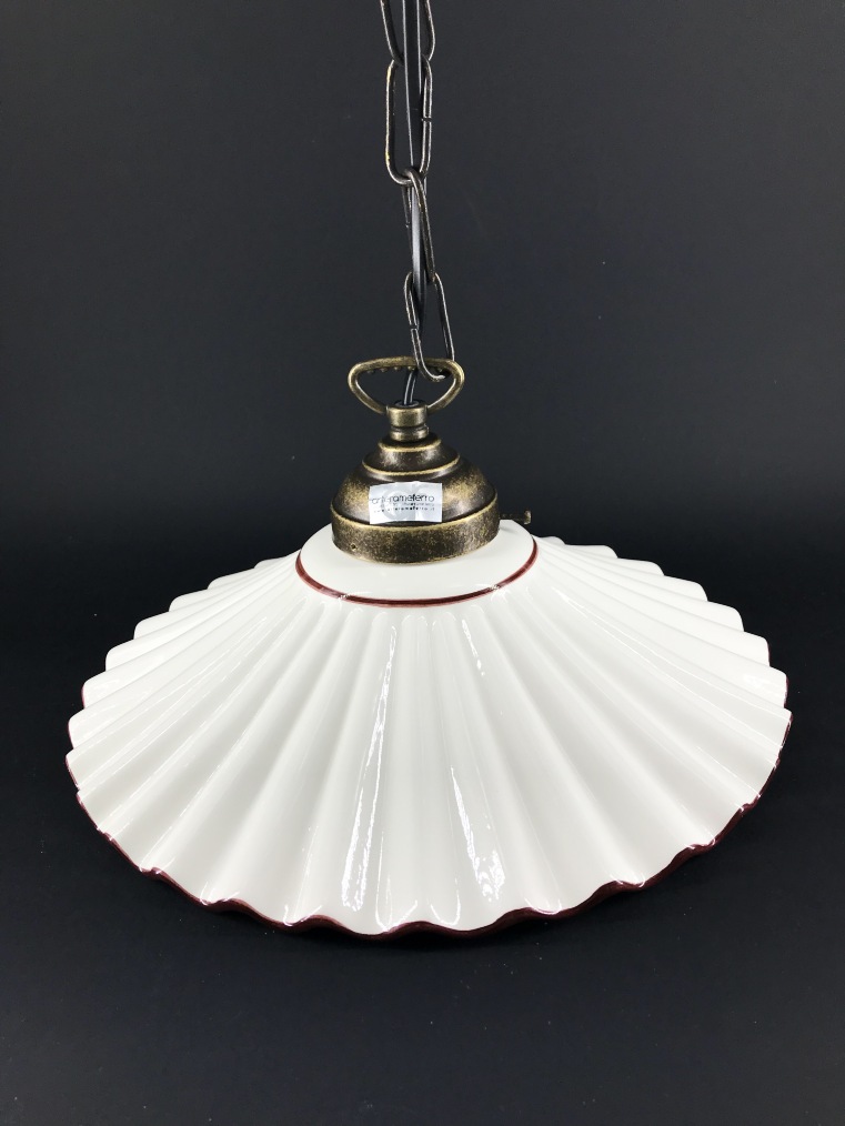 Lampadario sospeso con ceramica bianca da 30 cm e catena ottone MARRONE