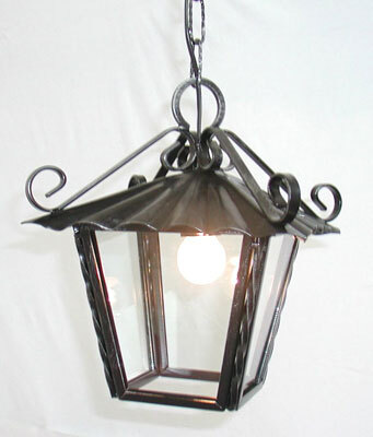 Lanterna in ferro battuto classica con catena 21 cm x 21 cm
