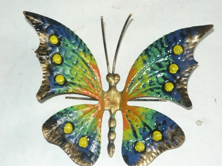 Farfalla da 13 cm in ferro dipinta a mano