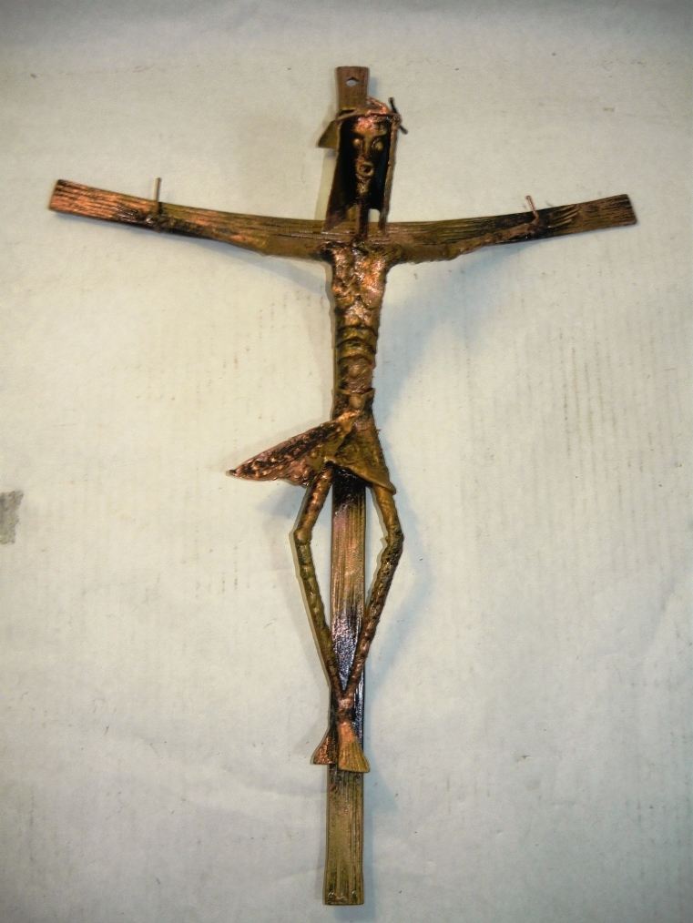 Cristo in ferro battuto sulla croce