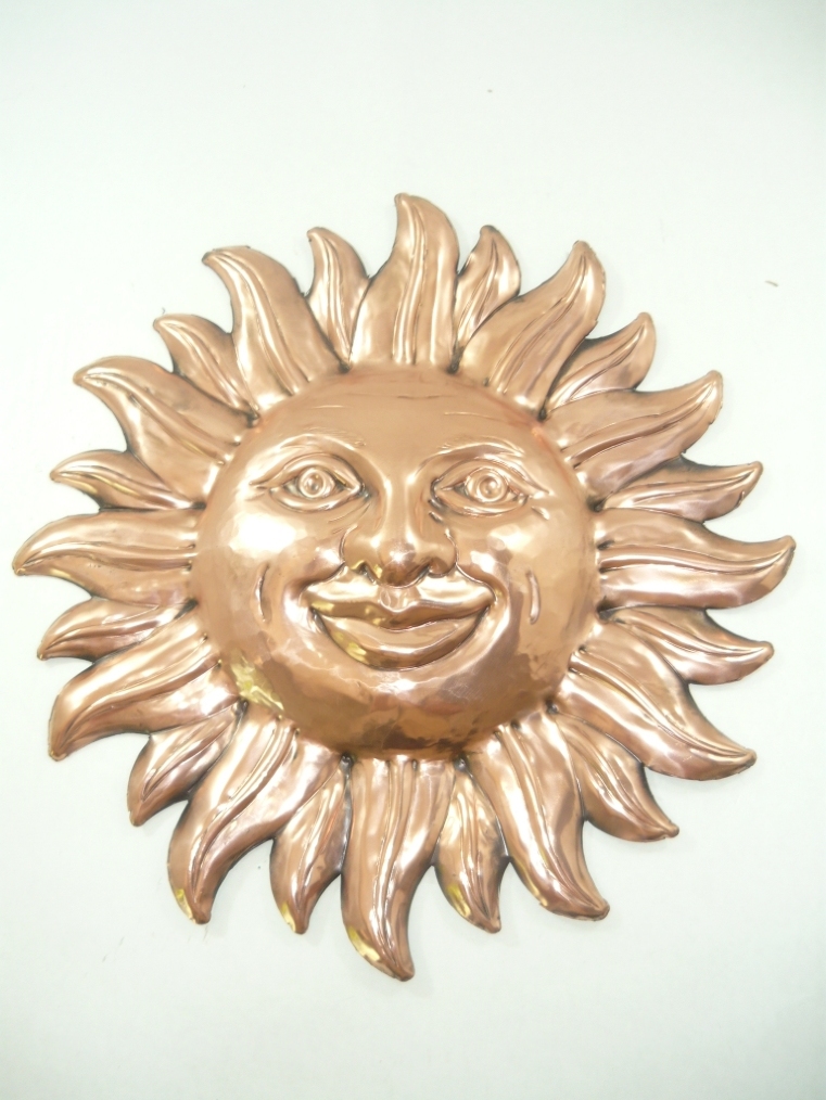 Sole realizzato in rame sbalzato a mano da 36 cm