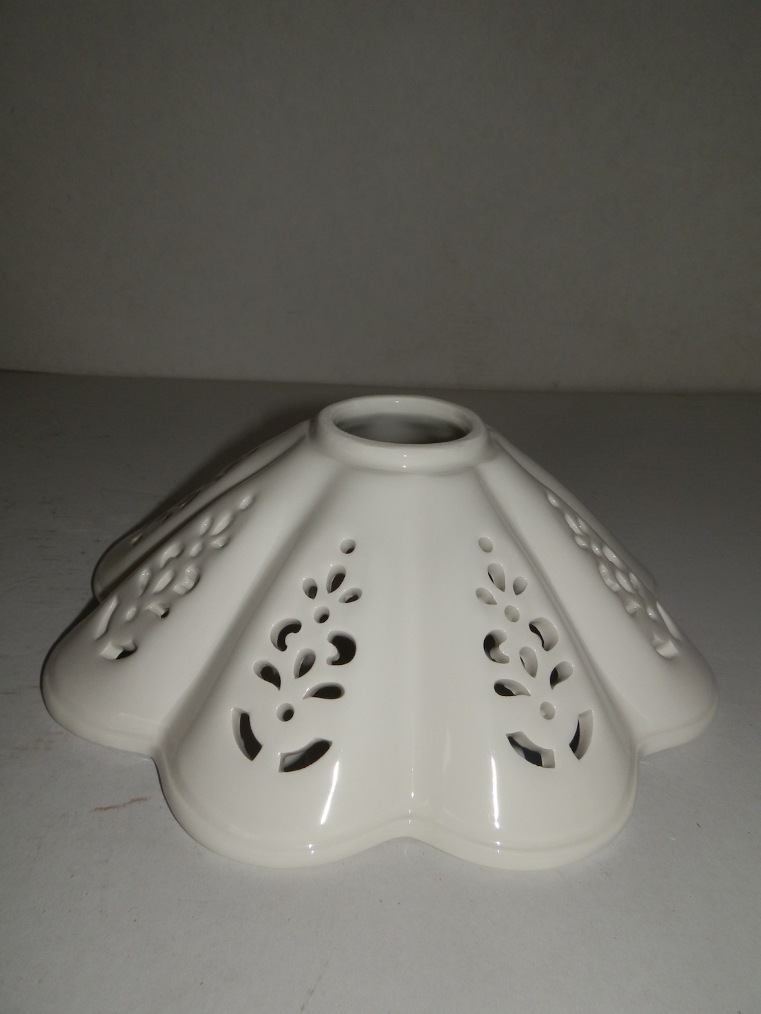 Paralume in ceramica Traforata per applique in ottone e ferro diametro 22 cm