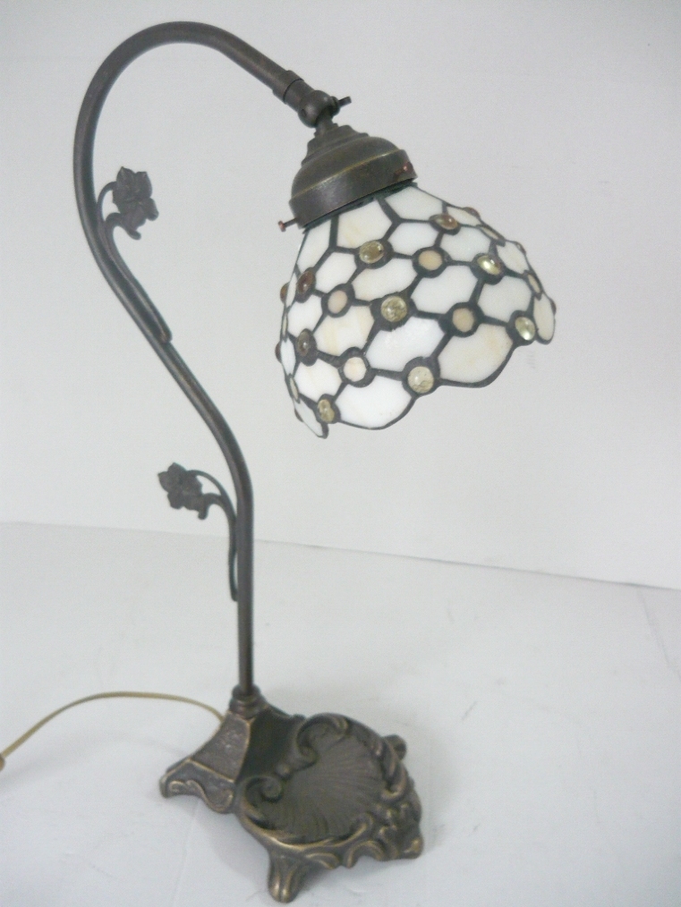 Lampada con coppetta in vetro tiffany