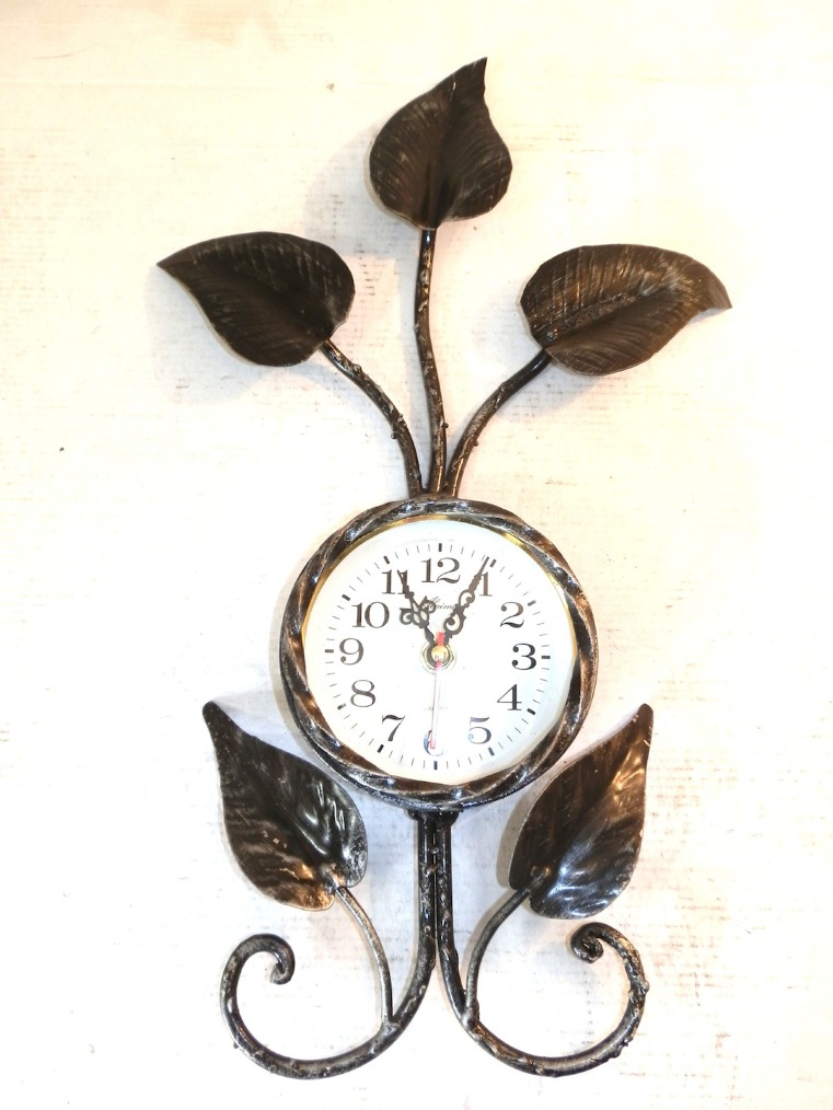 Orologio da parete al quarzo in ferro con foglie decorative