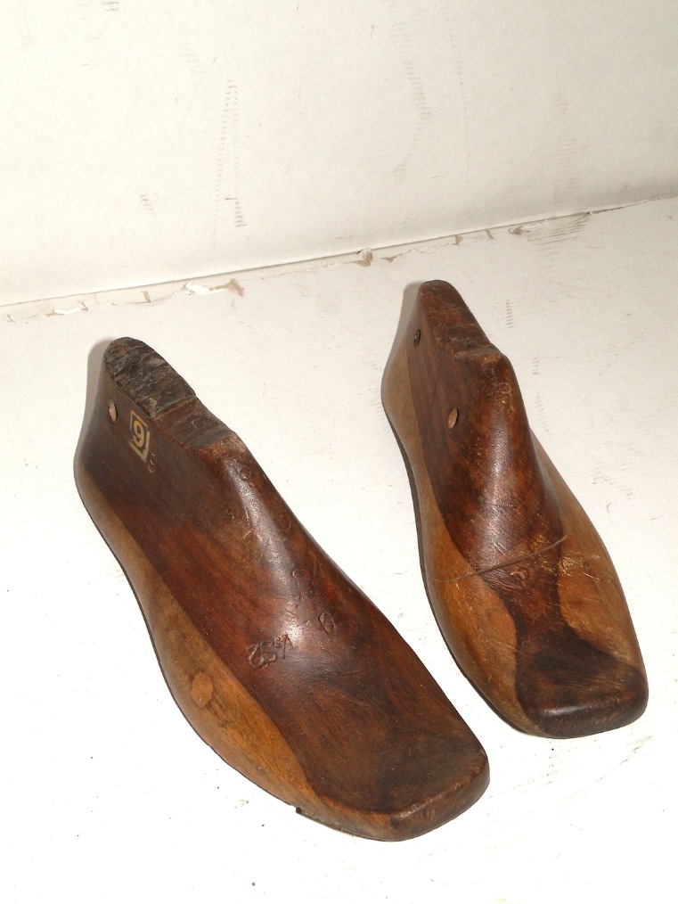 Coppia Antiche forme per SCARPE in legno con puntali rinforzati