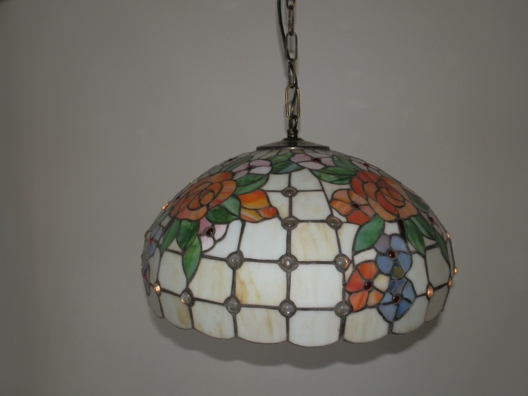 Lampadario a sospensione in ottone con vetro Tiffany