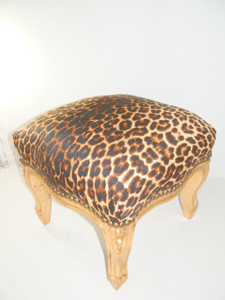 Pouff poggiapiedi sgabello in legno foglia oro leopardato