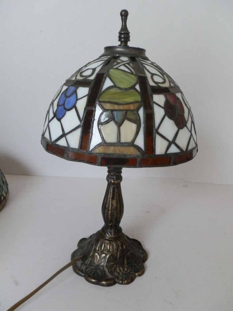 Lampada da tavolo abat-jour in ottone con Tiffany vetro